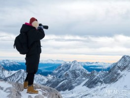 旅行中女生拍照技巧是什么(旅行中女生拍照技巧是什么样的)