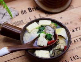 海蛎子豆腐汤(海蛎子豆腐汤怎么做好喝)