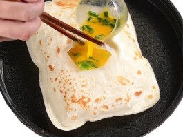 鸡蛋灌饼(鸡蛋灌饼图片)