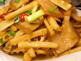 竹笋炒肉的做法(竹笋炒肉的做法视频)