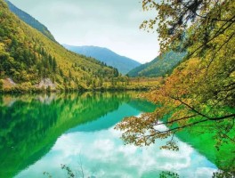 10月适合一个人旅行的地方(10月适合一个人旅行的地方有哪些)