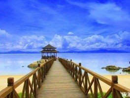 暑假情侣去哪里旅游好(暑假情侣适合去哪里旅游)