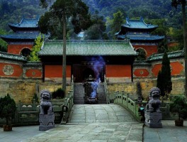 武当山旅游日记(武当山旅游日记200字)