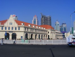 到青岛玩在哪个高铁站下方便(坐高铁到青岛玩在哪个高铁站下方便)