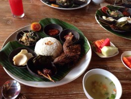 巴厘岛旅游美食攻略英文(巴厘岛旅游美食攻略英文怎么说)