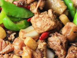 各地美食大盘(各地美食大盘鸡图片)