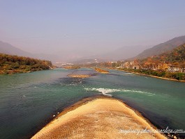 旅游都江堰心情日记(都江堰一日游日记200字小学生)