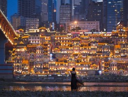 一个人旅游洪崖洞拍照技巧(洪崖洞里面可以拍照的地方在几楼)
