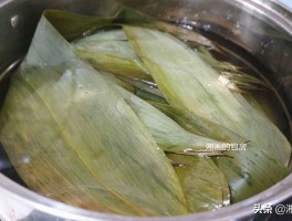 碱水粽子的做法(碱水粽子的做法和包法)