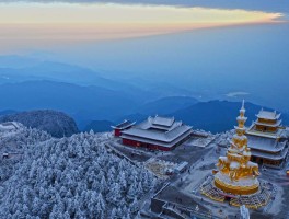 峨眉山旅游景点手机拍摄视频(峨眉山旅游景点手机拍摄视频怎么拍)
