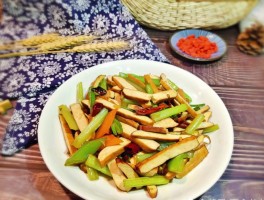 香干炒芹菜(香干炒芹菜教学反思)