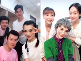 关于河南村民坐在马扎、轮胎、砖头上听戏，全场爆满，人人能哼两句。为啥在河南，看戏能成为全民参与的「大事」？的信息
