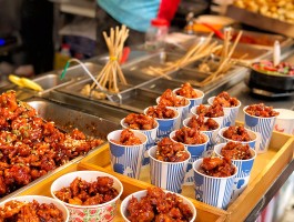 附近美食(附近美食城在什么地方)