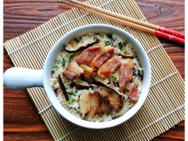 腊味煲仔饭的做法(排骨腊味煲仔饭的做法)