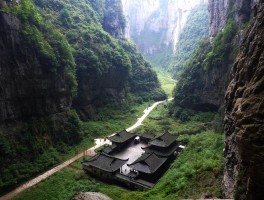 关于景色好美食多的旅游目的地的信息