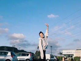 旅游全身拍照姿势的摆法(旅游时拍照怎么摆姿势好看)