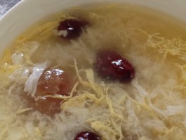 甜酒鸡蛋(甜酒鸡蛋的功效与作用可以下奶吗)