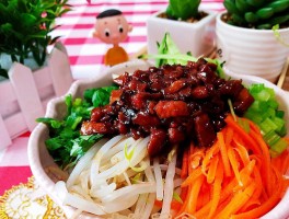炸酱面的做法(炸酱面的做法 家常)