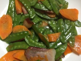 荷兰豆炒腊肉(荷兰豆炒腊肉的做法)