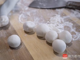 包汤圆(包汤圆用冷水还是热水和面)