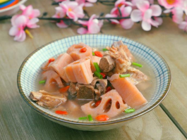 莲藕排骨汤(莲藕排骨汤的最佳做法)