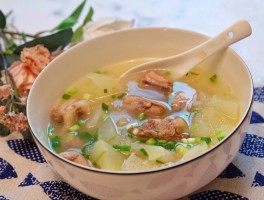 冬瓜排骨汤(冬瓜排骨汤的功效与作用)