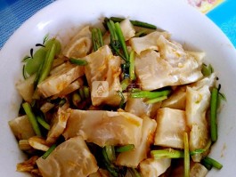 肉皮冻的做法(蛋花肉皮冻的做法)