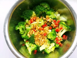 西兰花的做法(西兰花的做法大全家常炒菜)