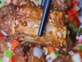 蒜香排骨的做法(蒜香排骨的做法炸香)