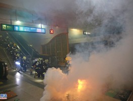 美国夏威夷毛伊岛火灾已致至少53人死亡，现场救援情况如何，发生火灾的原因可能有哪些？的简单介绍