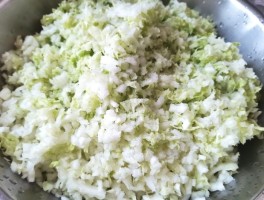白菜饺子馅做法大全(猪肉蘑菇小白菜饺子馅做法大全)