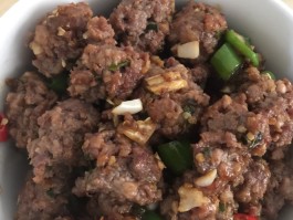 牛肉丸子的做法大全(牛肉丸子的做法大全视频)