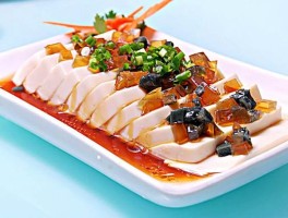 松花蛋豆腐(松花蛋豆腐的做法凉拌)
