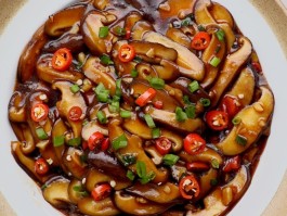 香菇做法大全(童子鸡炖香菇做法大全)