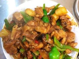 黄焖鸡做法(黄焖鸡米饭的做法 最正宗的做法)