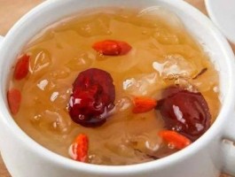 银耳红枣汤(银耳红枣汤的5大禁忌)