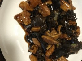 香菇木耳(香菇木耳怎么炒家常做法)