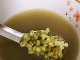 煮绿豆汤(煮绿豆汤怎么快速煮烂)