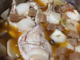 老鸭汤做法(重庆酸萝卜老鸭汤做法)