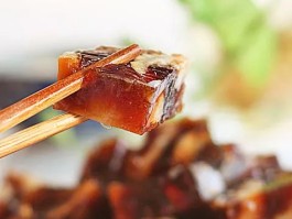 猪蹄冻的做法(猪蹄冻的做法最正宗的做法)