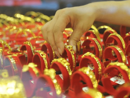 黄金降价(黄金降价了一口价的换划算吗)