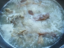 鸭架汤的做法(冬瓜鸭架汤的做法)