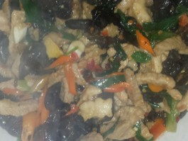 木耳炒肉的做法(竹笋木耳炒肉的做法)