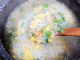 砂锅粥的做法(正宗潮汕砂锅粥的做法)