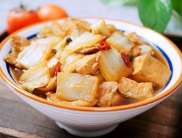 白菜炖豆腐怎样做好吃(五花肉白菜炖豆腐怎样做好吃)
