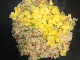 菠萝饭的做法(菠萝饭的做法 最正宗的做法视频怎)