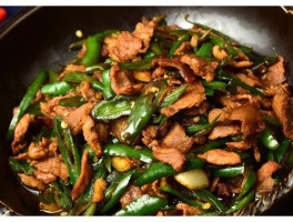 大辣椒炒肉(大辣椒炒肉片的家常做法)