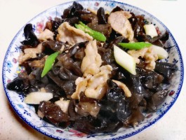 木耳炒肉的做法(青瓜木耳炒肉的做法)