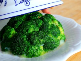 西兰花做法(海参炒西兰花做法)