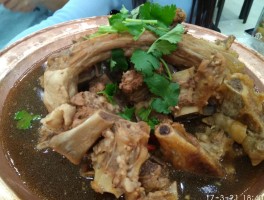 中国十大吃羊肉美食旅游地攻略(中国最好吃的羊肉在这个地方,吃了你就不想离开了!)